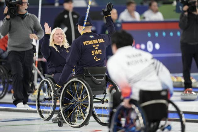 CORTINA, ITALY 20260307 Sweden s Kristina Ulander and Viljo Petterson Dahl during Saturday s mixed curling match between Sweden and South Korea in the Paralympics at Cortina Curling Olympic Stadium. *** The image is included in the SPORTS PACKAGE. For others PAYMENT IMAGE *** CORTINA ITALY x9200x *** CORTINA, ITALY 20260307 Sweden s Kristina Ulander and Viljo Petterson Dahl during Saturday s mixed curling match between Sweden and South Korea in the Paralympics at Cortina Curling Olympic Stadium The image is included in the SPORTS PACKAGE For others PAYMENT IMAGE CORTINA ITALY x9200x  Copyright: xBjörnxLarssonxRosvall TTx PARALYMPICS 2026 CURLING
