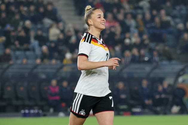 Stavanger, Norway 07 March 2026 UEFA Womens World Cup Qualifier Norway Women vs Germany Women In the picture scorer Carlotta Wamser Germany , not in the picture, makes the goal to 2 0 for Germany andGiulia Gwinn Germany cheers Copyright: HMBxMedia MadeleinexFantini