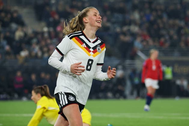 Stavanger, Norway 07 March 2026 UEFA Womens World Cup Qualifier Norway Women vs Germany Women In the picture Scorer Vivien Endemann Germany scores the goal to make it 3 0 for Germany and cheers Copyright: HMBxMedia MadeleinexFantini