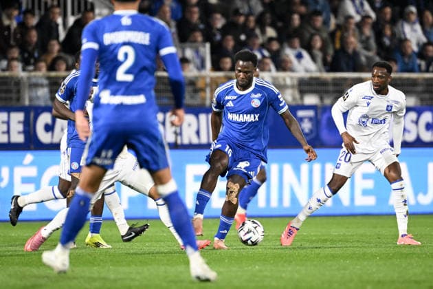 AJ Auxerre v RC Strasbourg Alsace - Ligue 1 McDonald s 2025 2026 20 Sinaly DIOMANDE (aja) - 15 David Datro FOFANA (rcsa) during the Ligue 1 McDonald s match between AJ Auxerre and RC Strasbourg Alsace at Stade Abbe Deschamps on March 7, 2026 in Auxerre, France. Auxerre France  Copyright: xFEPx 776348310