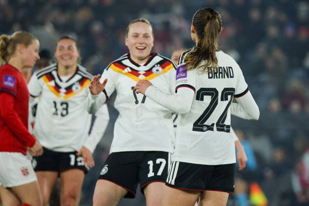 Stavanger, Norway 07 March 2026 UEFA Womens World Cup Qualifier Norway Women vs Germany Women In the picture scorer Jule Brand Germany scores the goal to make it 4 0 for Germany and cheers with Franziska Kett Germany Copyright: HMBxMedia MadeleinexFantini