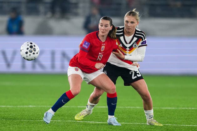 260307 Elisabeth Terland of Norway and Jella Veit of Germany during the FIFA Women s World Cup Qualifier football match between Norway and Germany on March 7, 2026 in Stavanger Photo Marius Simensen BILDBYRAN COP 238 MM0060 bbeng dam vm kval vm kvalifisering kvinner vm kvalik football fotball landskamp soccer fifa world cup qualifier norge norway tyskland germany  Copyright: MARIUSxSIMENSEN BB260307ZT127