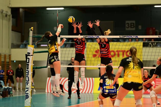 Volleyball I Women I Season 2025 2026 I Bundesliga I Main Round I ETV Hamburger Volksbank Volleys VfB 91 Suhl I 07 03 2026 Mackenzie Foley 8, VfB Suhl LOTTO Thüringen Lina Köster 3, ETV Hamburger Volksbank Volleys Anna Hartig 5, ETV Hamburger Volksbank Volleys Hamburg CU Arena Hamburg Germany Copyright: xLobeca FelixxSchlikisx