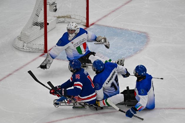United States Of America (USA) In action during Paralympic Winter games, Winterspiele,Spiele, Summer games MILANO-CORTINA 2026 - Para Ice hockey, Eishockey - Italy vs USA, Olympic Winter Games Milano-Cortina 2026 in Milano, Italy, March 07 2026  Copyright: xAlessioxMarini IPAxSportx xipa-agency.netx xx IPA_72528658 IPA_Agency_IPA72528658