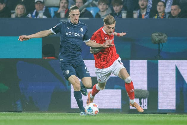 Soccer 2 Bundesliga 25 Matchday VfL Bochum 1 FC Kaiserslautern on 07 03 2026 at Vonovia Ruhrstadion in Bochum Noah Loosli Bochum , left Norman Bassette Kaiserslautern , right DFL regulations prohibit any use of photographs as image sequences and or quasi video xJRx