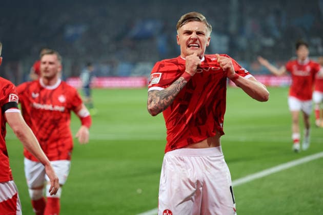 07 03 2026, xrekx, Fußball 2 Bundesliga, VfL Bochum 1 FC Kaiserslautern v l Torjubel nach dem Tor zum celebrating the goal celebrate 1 1 durch Norman Bassette 1 FC Kaiserslautern DFL DFB REGULATIONS PROHIBIT ANY USE OF PHOTOGRAPHS as IMAGE SEQUENCES and or QUASI VIDEO Bochum