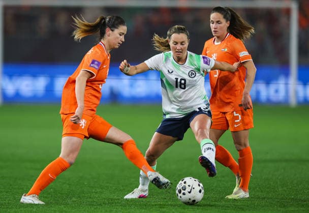 2027 FIFA Women s World Cup Qualifier, Stadion Galgenwaard, Utrecht, Netherlands 7 3 2026 Netherlands vs Republic of Ireland Ireland s Kyra Carusa with Marisa Olislagers of Netherlands Kyra Carusa with Marisa Olislagers 7 3 2026  Copyright: x INPHO RyanxByrnex RB1_2943