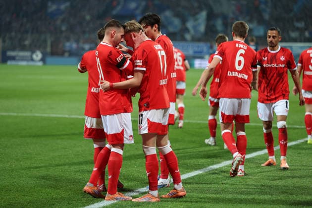 07 03 2026, xrekx, Fußball 2 Bundesliga, VfL Bochum 1 FC Kaiserslautern v l Torjubel nach dem Tor zum celebrating the goal celebrate 1 1 durch Norman Bassette 1 FC Kaiserslautern DFL DFB REGULATIONS PROHIBIT ANY USE OF PHOTOGRAPHS as IMAGE SEQUENCES and or QUASI VIDEO Bochum