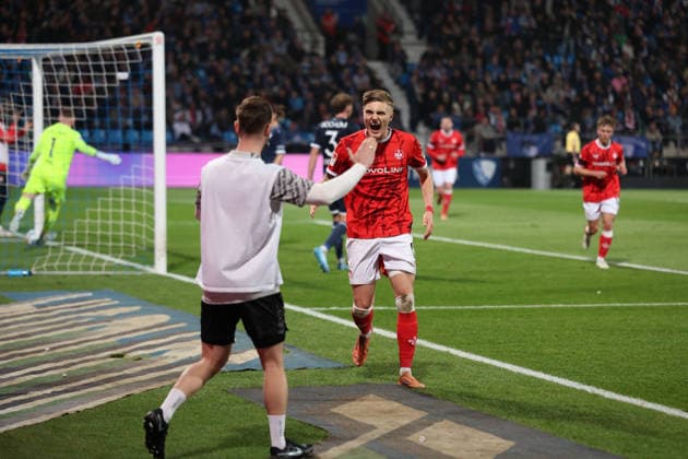 07 03 2026, xrekx, Fußball 2 Bundesliga, VfL Bochum 1 FC Kaiserslautern v l Torjubel nach dem Tor zum celebrating the goal celebrate 1 1 durch Norman Bassette 1 FC Kaiserslautern DFL DFB REGULATIONS PROHIBIT ANY USE OF PHOTOGRAPHS as IMAGE SEQUENCES and or QUASI VIDEO Bochum