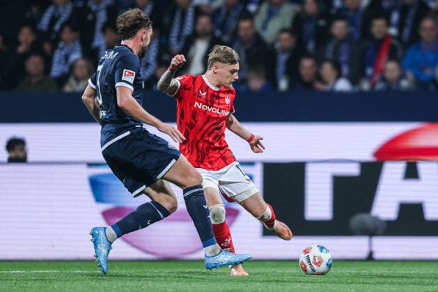Soccer 2 Bundesliga 25 Matchday VfL Bochum 1 FC Kaiserslautern on 07 03 2026 at Vonovia Ruhrstadion in Bochum Philipp Strompf Bochum , left Norman Bassette Kaiserslautern , right DFL regulations prohibit any use of photographs as image sequences and or quasi video xJRx