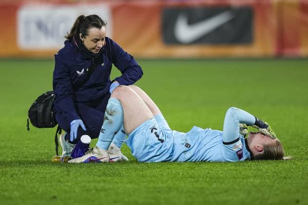 UTRECHT , 07-03-2026 , Stadium Galgenwaard , season 2025 2026 , Women s European Qualifiers , match between The Netherlands and Republic of Ireland , picture shows Ireland goalkeeper Courtney Brosnan has a injury Netherlands - Ireland (women)  x202162421x Copyright: