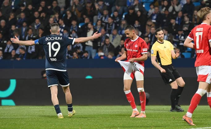 Matus Bero VfL Bochum , Kenny Prince Redondo 1 FC Kaiserslautern , v li 07 03 2026, Fußball 2 Bundesliga, Saison 2025 2026, 25 Spieltag, VfL Bochum 1 FC Kaiserslautern DFL regulations prohibit any use of photographs as image sequences and or quasi video Bochum Vonovia Ruhrstadion Nordrhein Westfalen Germany Team2