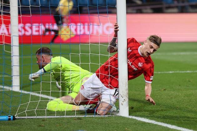 07 03 2026, xrekx, Fußball 2 Bundesliga, VfL Bochum 1 FC Kaiserslautern v l Torjubel nach dem Tor zum celebrating the goal celebrate 1 1 durch Norman Bassette 1 FC Kaiserslautern Timo Horn VfL Bochum DFL DFB REGULATIONS PROHIBIT ANY USE OF PHOTOGRAPHS as IMAGE SEQUENCES and or QUASI VIDEO Bochum