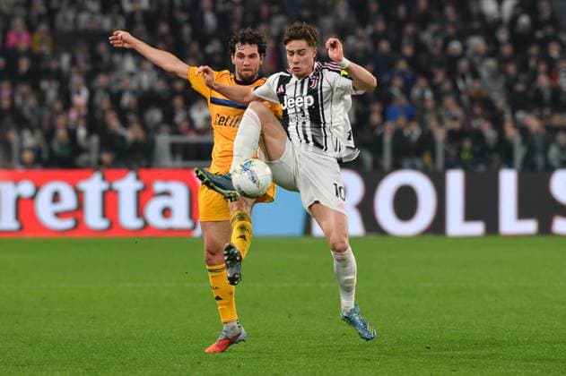 Foto IPP Massimo Rana Torino 07-03-2026 Calcio Campionato di Serie A 2025 2026 Juventus-Pisa nella foto kenan yildiz e Arturo Calabresi Italy Photo Press - World Copyright italy ITALY  Copyright: xR4924_italyphotopressx