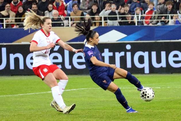 football, éliminatoire de la coupe du monde féminine 2027, j2, france - pologne NICOLAS GOISQUE MAXPPP - 07 03 2026, 21h10, stade gaston gérard de dijon , football, éliminatoire de la coupe du monde féminine 2027, 2ème journée, france - pologne, sakina karchaoui va avec l aide marie-antoinette katoto inscrire le second but français sur cette frappe à la 40ème minute Dijon, France, march 7th 2026 Football, Women s World Cup 2027 qualifier, Matchday 2, France vs. Poland Copyright: xMAXPPPxNICOLASxGOISQUEx GSQ202603071459 GSQ202603071459