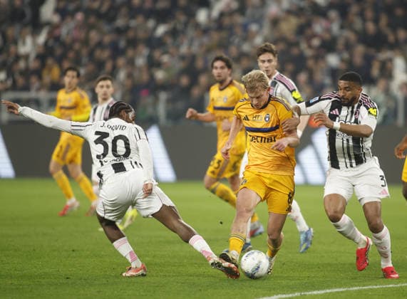 Malthe Hojholt of Pisa SC during the Italian Serie A, season 2025-2026, football match between Juventus FC and Pisa SC on 07 March 2026 at Allianz Stadium, Turin, Italy. Photo, Nderim Kaceli  Copyright: xNderimxKaceli IPAxSportx xipa-agency.netx xx IPA_72533028 IPA_Agency_IPA72533028