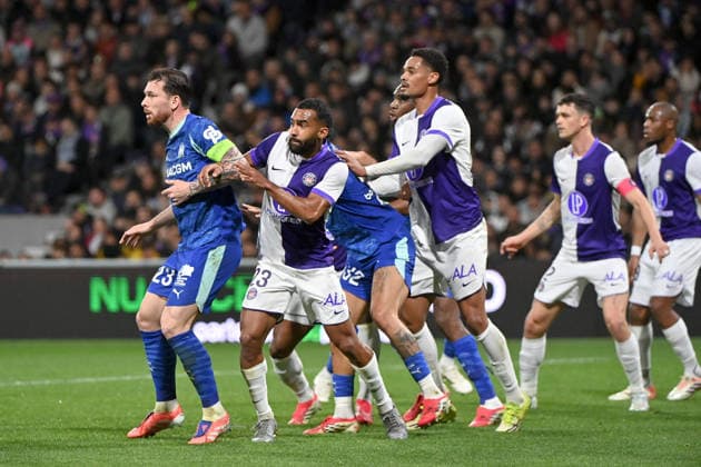 Toulouse FC v Olympique de Marseille - Ligue 1 McDonald s 2025 2026 23 Pierre-Emile HOJBJERG (om) - 23 Cristian CASSERES JR (tfc) during the Ligue 1 McDonald s match between Toulouse and Marseille at Stadium de Toulouse on March 7, 2026 in Toulouse, France. Toulouse France  Copyright: xFEPx 776348312