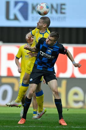 Paderborn, Home Deluxe Arena, 07 03 26, GER, Herren, 2 Bundesliga, Saison 2025 2026, SC Paderborn 07 Eintracht Braunschweig Bild v li im Zweikampf Kevin EHLERS Braunschweig und Filip BILBIJA Paderborn DFL regulations prohibit any use of photographs as image sequences and or quasi video NRW Deutschland