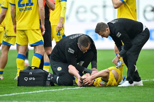 Paderborn, Home Deluxe Arena, 07 03 26, GER, Herren, 2 Bundesliga, Saison 2025 2026, SC Paderborn 07 Eintracht Braunschweig Bild Verletzt, Verletzung, Schmerzen Lukas FRENKERT Braunschweig DFL regulations prohibit any use of photographs as image sequences and or quasi video NRW Germany
