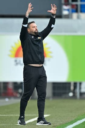 Paderborn, Home Deluxe Arena, 07 03 26, GER, Herren, 2 Bundesliga, Saison 2025 2026, SC Paderborn 07 Eintracht Braunschweig Bild Trainer Heiner BACKHAUS Braunschweig DFL regulations prohibit any use of photographs as image sequences and or quasi video NRW Germany