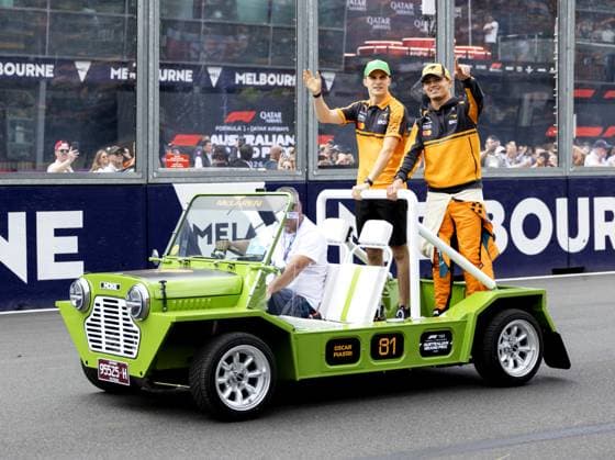 MELBOURNE - Oscar Piastri (McLaren) and Lando Norris (McLaren) during the drivers parade at Albert Park Circuit ahead of the Australian Grand Prix. SANDER KONING ANP xVIxANPxSportx xxANPxIVx 552733755 originalFilename: 552733755.jpg