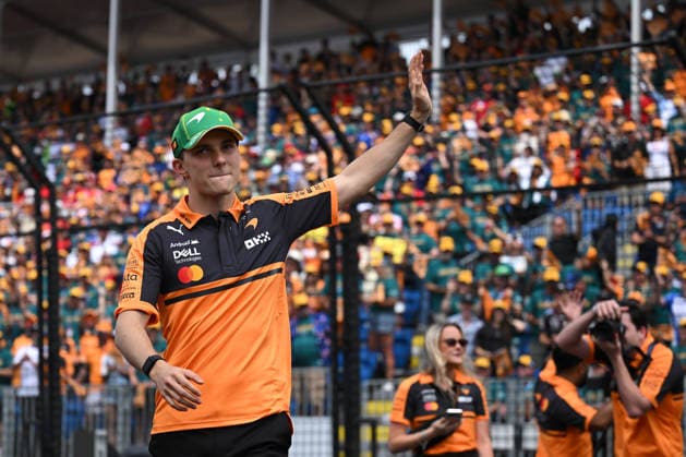 2026 AUSTRALIAN F1 GRAND PRIX, Oscar Piastri of McLaren reacts after participating in the drivers parade as part of the 2026 Australian Grand Prix at Albert Park Circuit in Melbourne, Sunday, March 8, 2026. ( NO ARCHIVING, EDITORIAL USE ONLY MELBOURNE VICTORIA AUSTRALIA  Copyright: xJAMESxROSSx 20260308188972607204