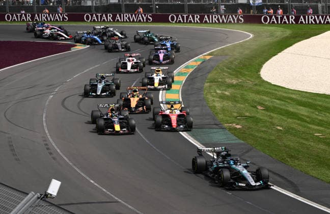 2026 AUSTRALIAN F1 GRAND PRIX, Mercedes driver George Russell leads during lap 1 of the 2026 Australian Grand Prix at Albert Park Circuit in Melbourne, Sunday, March 8, 2026. ( NO ARCHIVING, EDITORIAL USE ONLY MELBOURNE VICTORIA AUSTRALIA  Copyright: xJOELxCARRETTx 20260308199237632289