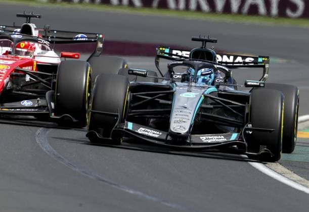 MELBOURNE - Charles Leclerc (Ferrari) and George Russell (Mercedes) during the race at Albert Park Circuit in the lead-up to the Australian Grand Prix. SANDER KONING ANP xVIxANPxSportx xxANPxIVx 552737677 originalFilename: 552737677.jpg