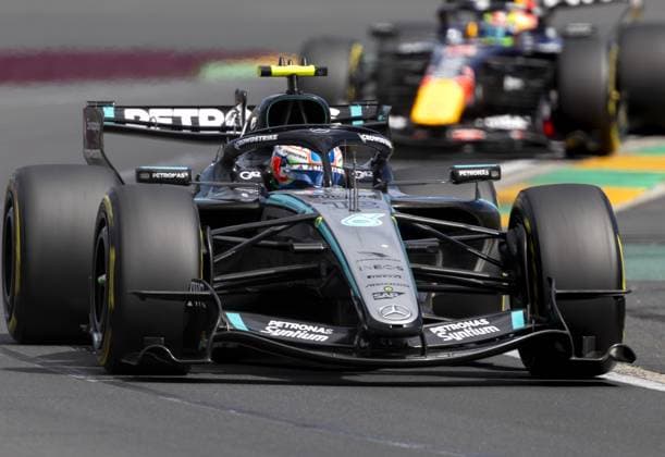 MELBOURNE - Andrea Kimi Antonelli (Mercedes) and Isack Hadjar (Red Bull Racing) during the race at Albert Park Circuit ahead of the Australian Grand Prix. SANDER KONING ANP xVIxANPxSportx xxANPxIVx 552738009 originalFilename: 552738009.jpg
