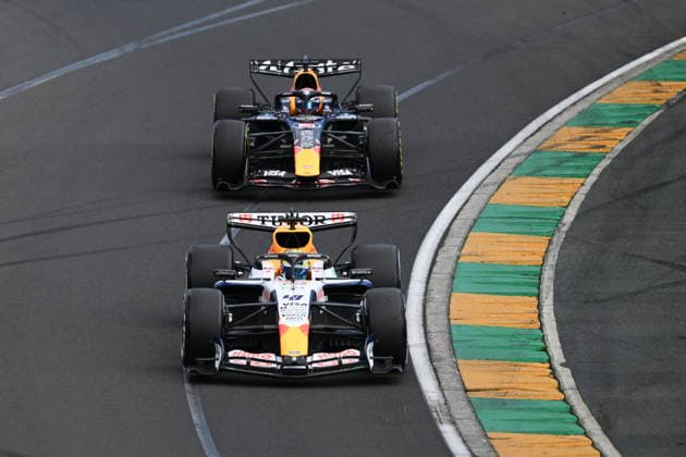 2026 AUSTRALIAN F1 GRAND PRIX, Racing Bulls driver Arvid Lindblad leads Red Bull drive Max Verstappen during the 2026 Australian Grand Prix at Albert Park Circuit in Melbourne, Sunday, March 8, 2026. ( NO ARCHIVING, EDITORIAL USE ONLY MELBOURNE VICTORIA AUSTRALIA  Copyright: xJOELxCARRETTx 20260308145809747787