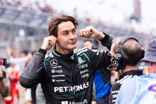 March 8, 2026, Melbourne, Victoria, Australia: 63 GEORGE RUSSELL from the Mercedes AMG Petronas F1 Team driving the Mercedes powered Mercedes W17 acknowledges the crowd prior to the race at the Formula 1 Qatar Airways Australian Grand Prix 2026 at Albert Park, Melbourne, Australia. F1 2026: Australian Grand Prix: Practice 1  - ZUMAl303 20260308_aaf_l303_017 Copyright: xSydneyxLowx