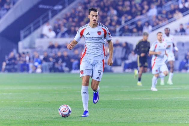 March 7, 2026, Los Angeles, California, USA: Petar Musa 9 of FC Dallas during their regular season MLS, Fussball Herren, USA game against the Los Angeles Football Club on Saturday March 7, 2026 at the BMO Stadium in Los Angeles, California. LAFC defeats FC Dallas, 1-0. ARIANA RUIZ PI Los Angeles USA - ZUMAp124 20260307_zaa_p124_012 Copyright: xArianaxRuizx