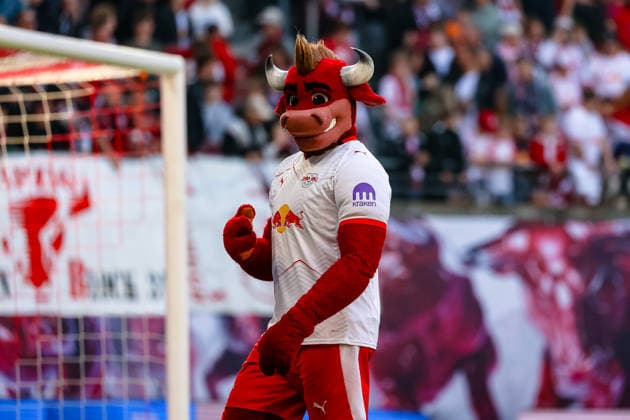 Bulli RB Leipzig, Mascot before the match, RB Leipzig vs FC Augsburg, Football, 1 Bundesliga, 25 Matchday, Season 2025 2026, 07 03 2026,¨ DFL REGULATIONS PROHIBIT ANY USE OF PHOTOGRAPHS AS IMAGE SEQUENCES AND OR QUASI VIDEO,¨ RB Leipzig vs FC Augsburg, Football, 1 Bundesliga, 25 Matchday, Season 2025 2026, 07 03 2026 Leipzig Copyright: xEibner-Pressefoto LauraxRoemerx EP_LRR