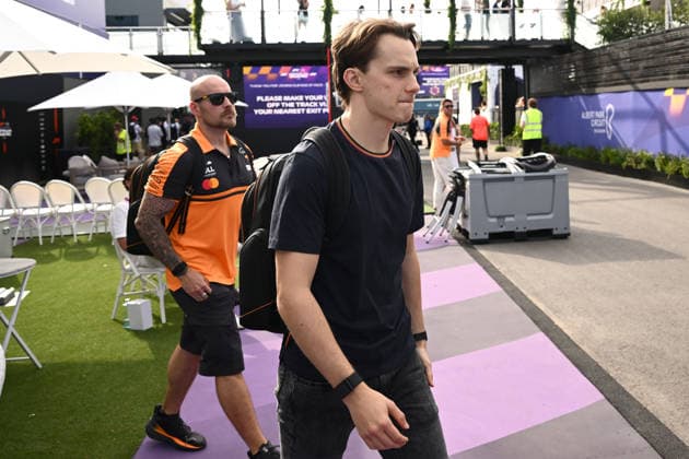 2026 AUSTRALIAN F1 GRAND PRIX, Oscar Piastri of McLaren leaves the pits following the 2026 Australian Grand Prix at Albert Park Circuit in Melbourne, Sunday, March 8, 2026. ( NO ARCHIVING, EDITORIAL USE ONLY MELBOURNE VICTORIA AUSTRALIA  Copyright: xJOELxCARRETTx 20260308162253712500