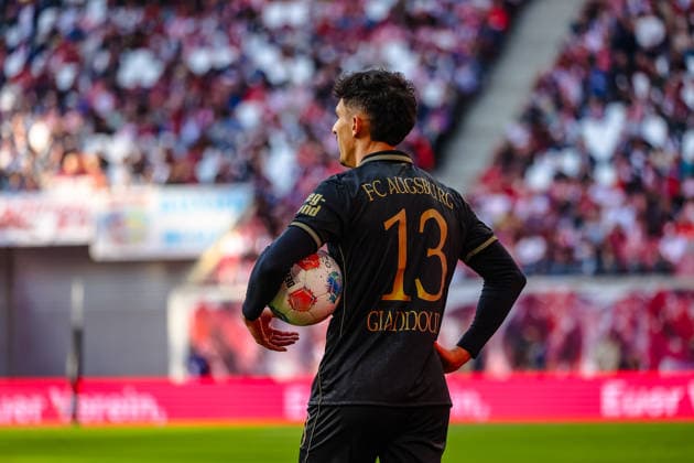 Dimitrios Giannoulis FC Augsburg, 13 , RB Leipzig vs FC Augsburg, Football, 1 Bundesliga, 25 Matchday, Season 2025 2026, 07 03 2026,¨ DFL REGULATIONS PROHIBIT ANY USE OF PHOTOGRAPHS AS IMAGE SEQUENCES AND OR QUASI VIDEO,¨ RB Leipzig vs FC Augsburg, Football, 1 Bundesliga, 25 Matchday, Season 2025 2026, 07 03 2026 Leipzig Copyright: xEibner-Pressefoto LauraxRoemerx EP_LRR