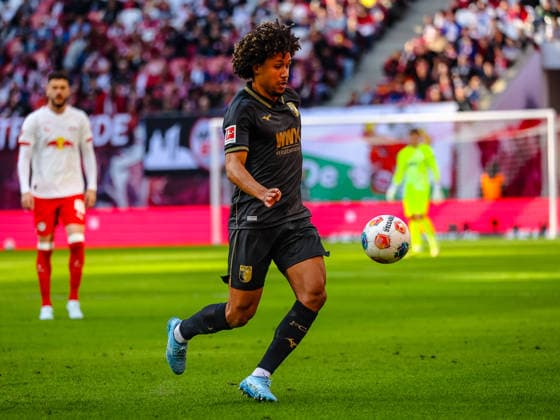 Han Noah Massengo FC Augsburg, 04 on the ball, RB Leipzig vs FC Augsburg, Football, 1 Bundesliga, 25 Matchday, Season 2025 2026, 07 03 2026,¨ DFL REGULATIONS PROHIBIT ANY USE OF PHOTOGRAPHS AS IMAGE SEQUENCES AND OR QUASI VIDEO,¨ RB Leipzig vs FC Augsburg, Football, 1 Bundesliga, 25 Matchday, Season 2025 2026, 07 03 2026 Leipzig Copyright: xEibner-Pressefoto LauraxRoemerx EP_LRR
