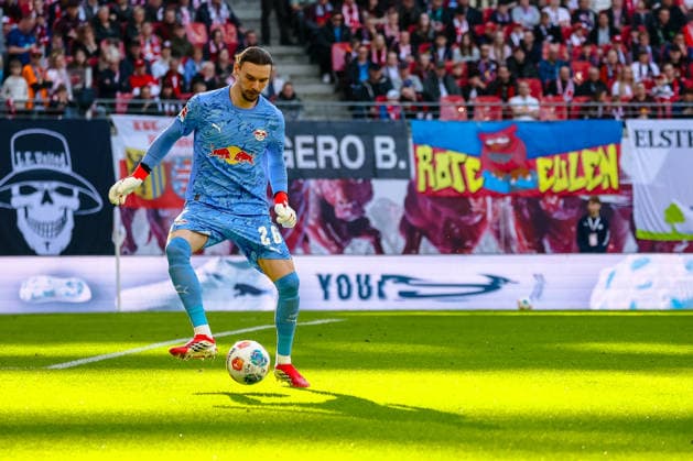 Maarten Vandevoordt RB Leipzig, 26 on the ball, RB Leipzig vs FC Augsburg, Football, 1 Bundesliga, 25 Matchday, Season 2025 2026, 07 03 2026,¨ DFL REGULATIONS PROHIBIT ANY USE OF PHOTOGRAPHS AS IMAGE SEQUENCES AND OR QUASI VIDEO,¨ RB Leipzig vs FC Augsburg, Football, 1 Bundesliga, 25 Matchday, Season 2025 2026, 07 03 2026 Leipzig Copyright: xEibner-Pressefoto LauraxRoemerx EP_LRR