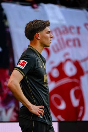 Mert Koemuer FC Augsburg, 36 , RB Leipzig vs FC Augsburg, Football, 1 Bundesliga, 25 Matchday, Season 2025 2026, 07 03 2026,¨ DFL REGULATIONS PROHIBIT ANY USE OF PHOTOGRAPHS AS IMAGE SEQUENCES AND OR QUASI VIDEO,¨ RB Leipzig vs FC Augsburg, Football, 1 Bundesliga, 25 Matchday, Season 2025 2026, 07 03 2026 Leipzig Copyright: xEibner-Pressefoto LauraxRoemerx EP_LRR