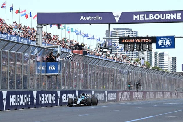 2026 AUSTRALIAN F1 GRAND PRIX, George Russell of Mercedes passes the finish line to win the 2026 Australian Grand Prix at Albert Park Circuit in Melbourne, Sunday, March 8, 2026. ( NO ARCHIVING, EDITORIAL USE ONLY MELBOURNE VICTORIA AUSTRALIA  Copyright: xJAMESxROSSx 20260308145258391890