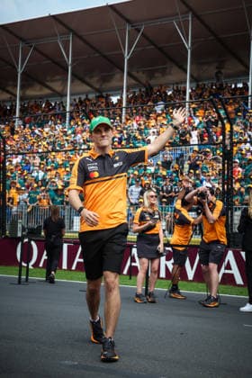 March 8, 2026, Melbourne, Victoria, Australia: MELBOURNE, AUSTRALIA - MARCH 08 2026: Oscar Piastri of Australia and Mastercard F1 Team waves to his fans before the race at the 2026 Australian Grand Prix at Albert Park in Melbourne, Australia Melbourne Australia - ZUMAp121 20260308_zsp_p121_010 Copyright: xChrisxPutnamx