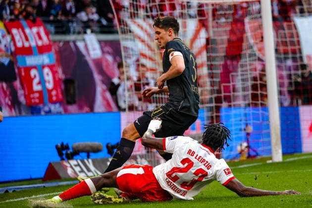 Castello Lukeba RB Leipzig, 23 duel, duel, fight Keven Schlotterbeck FC Augsburg, 31 , RB Leipzig vs FC Augsburg, Football, 1 Bundesliga, 25 Matchday, Season 2025 2026, 07 03 2026,¨ DFL REGULATIONS PROHIBIT ANY USE OF PHOTOGRAPHS AS IMAGE SEQUENCES AND OR QUASI VIDEO,¨ R¨B Leipzig vs FC Augsburg, Football, 1 Bundesliga, 25 Matchday, Season 2025 2026, 07 03 2026 Leipzig Copyright: xEibner-Pressefoto LauraxRoemerx EP_LRR
