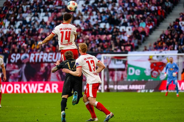Christoph Baumgartner RB Leipzig, 14 header, Kristijan Jakic FC Augsburg, 17 , Nicolas Seiwald RB Leipzig, 13 , RB Leipzig vs FC Augsburg, Football, 1 Bundesliga, Matchday 25, Season 2025 2026, 07 03 2026,¨ DFL REGULATIONS PROHIBIT ANY USE OF PHOTOGRAPHS AS IMAGE SEQUENCES AND OR QUASI VIDEO,¨ RB Leipzig vs FC Augsburg, Football, 1 Bundesliga, Matchday 25, Season 2025 2026, 07 03 2026 Leipzig Copyright: xEibner-Pressefoto LauraxRoemerx EP_LRR