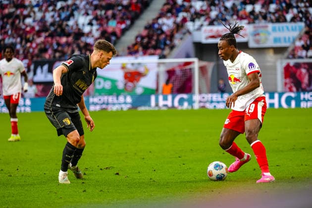 Yan Diomande RB Leipzig, 49 on the ball, RB Leipzig vs FC Augsburg, Football, 1 Bundesliga, 25 Matchday, Season 2025 2026, 07 03 2026,¨ DFL REGULATIONS PROHIBIT ANY USE OF PHOTOGRAPHS AS IMAGE SEQUENCES AND OR QUASI VIDEO,¨ RB Leipzig vs FC Augsburg, Football, 1 Bundesliga, 25 Matchday, Season 2025 2026, 07 03 2026 Leipzig Copyright: xEibner-Pressefoto LauraxRoemerx EP_LRR