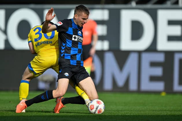 Paderborn, Home Deluxe Arena, 07 03 26, GER, Herren, 2 Bundesliga, Saison 2025 2026, SC Paderborn 07 Eintracht Braunschweig Bild v li im Zweikampf Robin Heußer Braunschweig und Filip BILBIJA Paderborn DFL regulations prohibit any use of photographs as image sequences and or quasi video NRW Deutschland