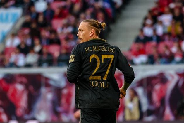 Marius Wolf FC Augsburg, 27 , RB Leipzig vs FC Augsburg, Football, 1 Bundesliga, 25 Matchday, Season 2025 2026, 07 03 2026,¨ DFL REGULATIONS PROHIBIT ANY USE OF PHOTOGRAPHS AS IMAGE SEQUENCES AND OR QUASI VIDEO,¨ RB Leipzig vs FC Augsburg, Football, 1 Bundesliga, 25 Matchday, Season 2025 2026, 07 03 2026 Leipzig Copyright: xEibner-Pressefoto LauraxRoemerx EP_LRR