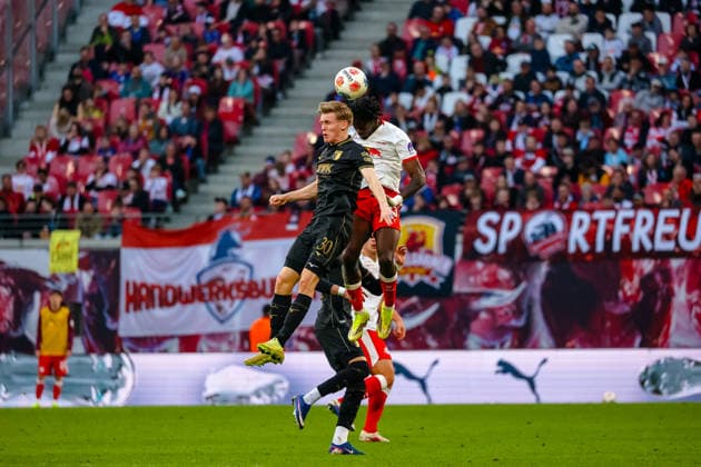 Anton Kade FC Augsburg, 30 and 23aug to the header, RB Leipzig vs FC Augsburg, Football, 1 Bundesliga, 25 Matchday, 2025 2026 Season, 07 03 2026,¨ DFL REGULATIONS PROHIBIT ANY USE OF PHOTOGRAPHS AS IMAGE SEQUENCES AND OR QUASI VIDEO,¨ RB Leipzig vs FC Augsburg, Football, 1 Bundesliga, 25 Matchday, 2025 2026 Season, 07 03 2026 Leipzig Copyright: xEibner-Pressefoto LauraxRoemerx EP_LRR