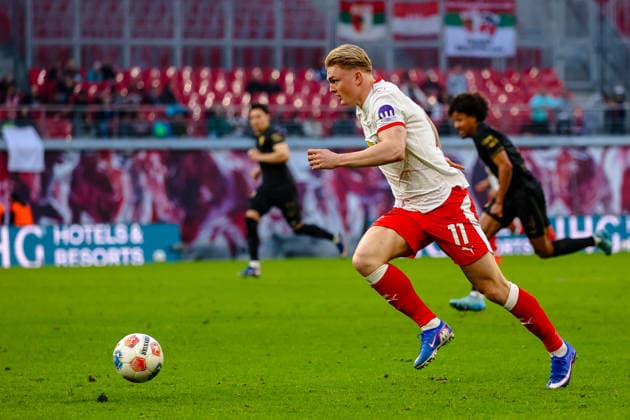 Conrad Harder RB Leipzig, 11 on the ball, RB Leipzig vs FC Augsburg, Football, 1 Bundesliga, 25 Matchday, Season 2025 2026, 07 03 2026,¨ DFL REGULATIONS PROHIBIT ANY USE OF PHOTOGRAPHS AS IMAGE SEQUENCES AND OR QUASI VIDEO,¨ RB Leipzig vs FC Augsburg, Football, 1 Bundesliga, 25 Matchday, Season 2025 2026, 07 03 2026 Leipzig Copyright: xEibner-Pressefoto LauraxRoemerx EP_LRR