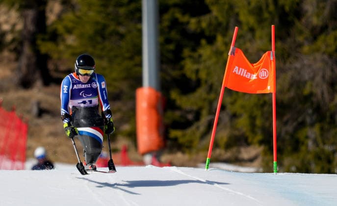 (260308) -- CORTINA D AMPEZZO, March 8, 2026 -- Niels de Langen of the Netherlands competes during the para alpine skiing men s downhill sitting match at the Milan-Cortina 2026 Paralympic Winter games, Winterspiele,Spiele, Summer games in Cortina D ampezzo, Italy, March 7, 2026. ) (SP)ITALY-CORTINA D AMPEZZO-PARALYMPIC WINTER GAMES-PARA ALPINE SKIING-MEN S DOWNHILL-SITTING WangxKaiyan 