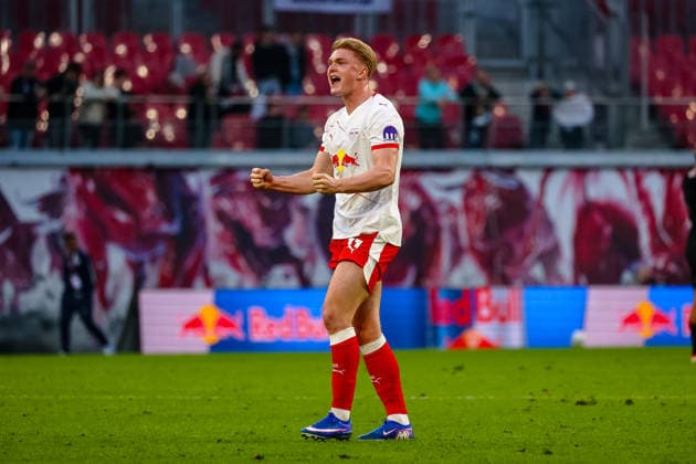 Conrad Harder RB Leipzig, 11 Jubel Freude nach dem Sieg, Endstand 2 1, RB Leipzig vs FC Augsburg, Fußball, 1 Bundesliga, 25 Spieltag, Saison 2025 2026, 07 03 2026,¨ DFL REGULATIONS PROHIBIT ANY USE OF PHOTOGRAPHS AS IMAGE SEQUENCES AND OR QUASI VIDEO,¨ RB Leipzig vs FC Augsburg, Fußball, 1 Bundesliga, 25 Spieltag, Saison 2025 2026, 07 03 2026 Leipzig Copyright: xEibner-Pressefoto LauraxRoemerx EP_LRR