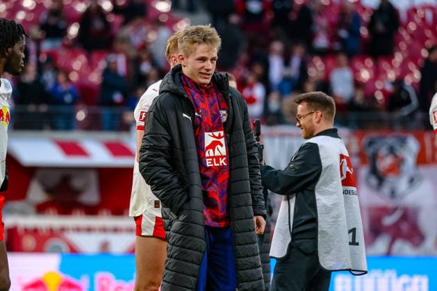 Elian Haehner RB Leipzig after the match, RB Leipzig vs FC Augsburg, Football, 1 Bundesliga, Matchday 25, Season 2025 2026, 07 03 2026,¨ DFL REGULATIONS PROHIBIT ANY USE OF PHOTOGRAPHS AS IMAGE SEQUENCES AND OR QUASI VIDEO,¨ RB Leipzig vs FC Augsburg, Football, 1 Bundesliga, Matchday 25, Season 2025 2026, 07 03 2026 Leipzig Copyright: xEibner-Pressefoto LauraxRoemerx EP_LRR
